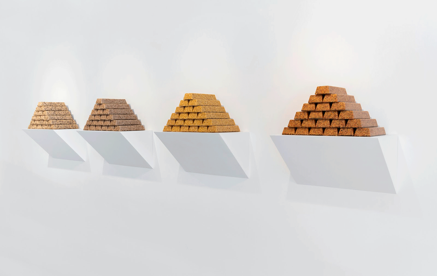 Pyramid Stock installation